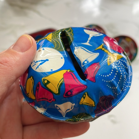 Vintage Metal Noise Makers, 70s Tin Litho Noisemaker Toys - Picture 2 of 9